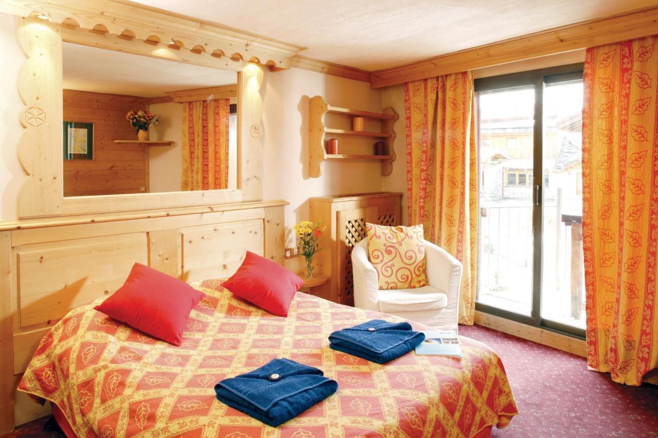 Coq De Bruyere Hotel Courchevel Exterior photo